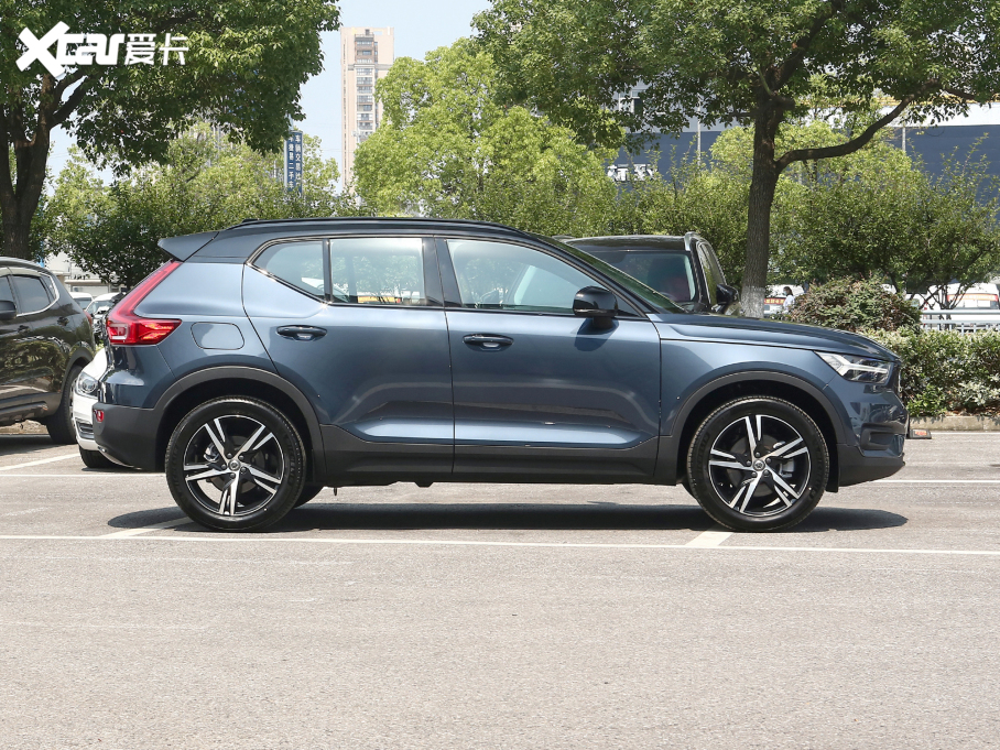 2022ֶXC40 T4 ˶