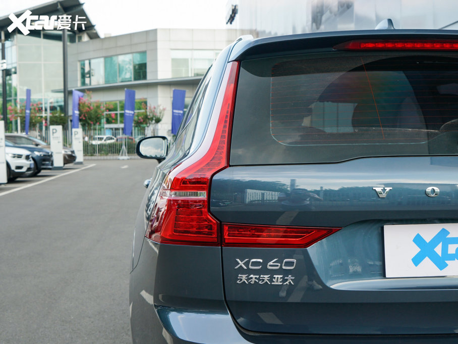 2023ֶXC60 RECHARGE T8 춯 ź