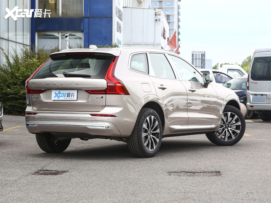 2023ֶXC60 B5 ź