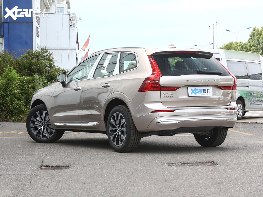 2023ֶXC60 B5 ź