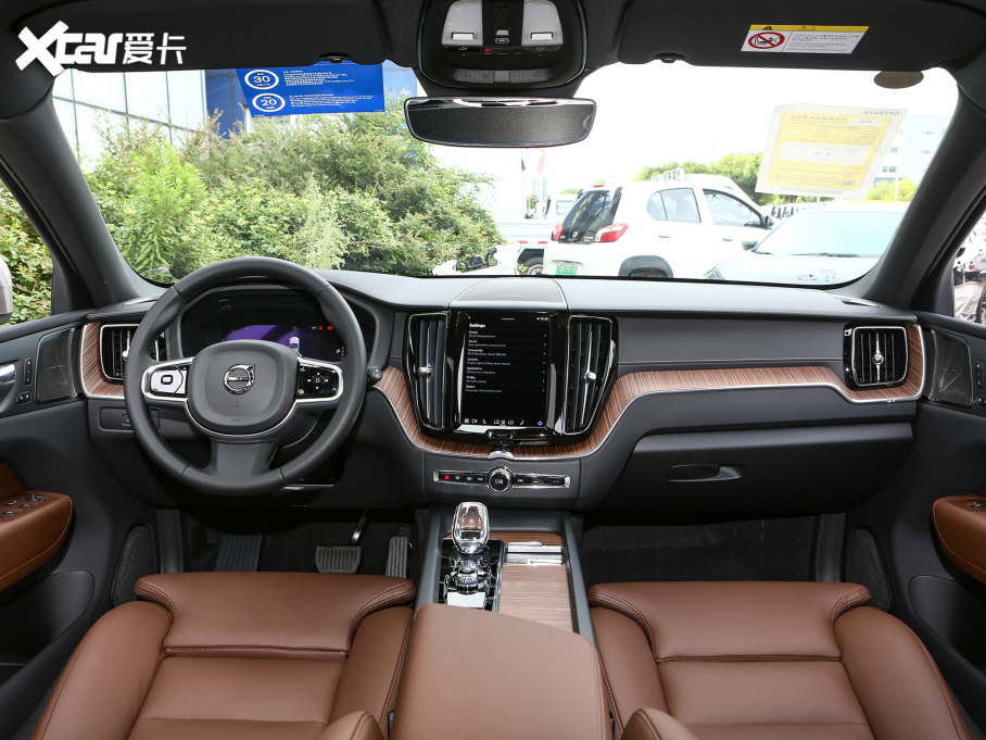 2023ֶXC60 B5 ź