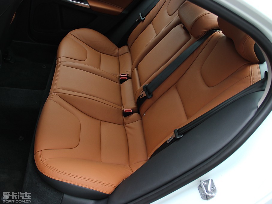 2015款沃尔沃s60l2.0t t5 智驭版