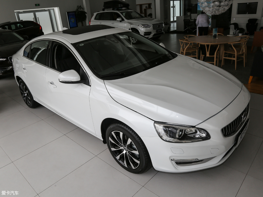 2018ֶS60 L 1.5T T3 а