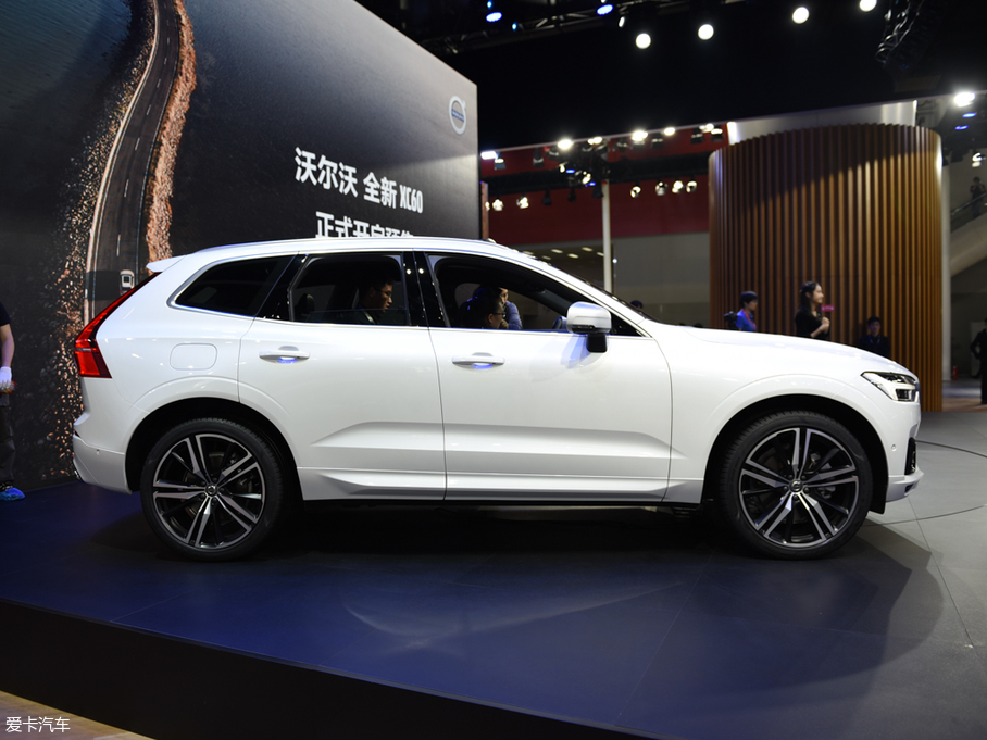 2018ֶXC60 RECHARGE T8 E춯