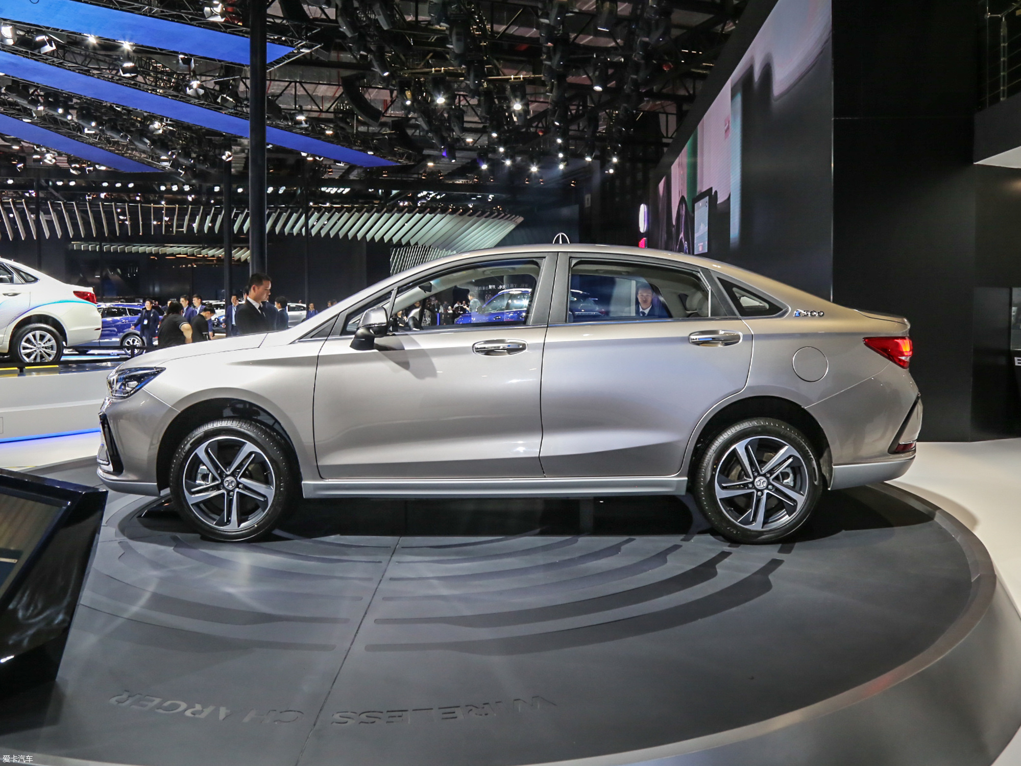 【2019款北汽eu5r600 智领版_整体外观_13/158张图片】_汽车图片大全