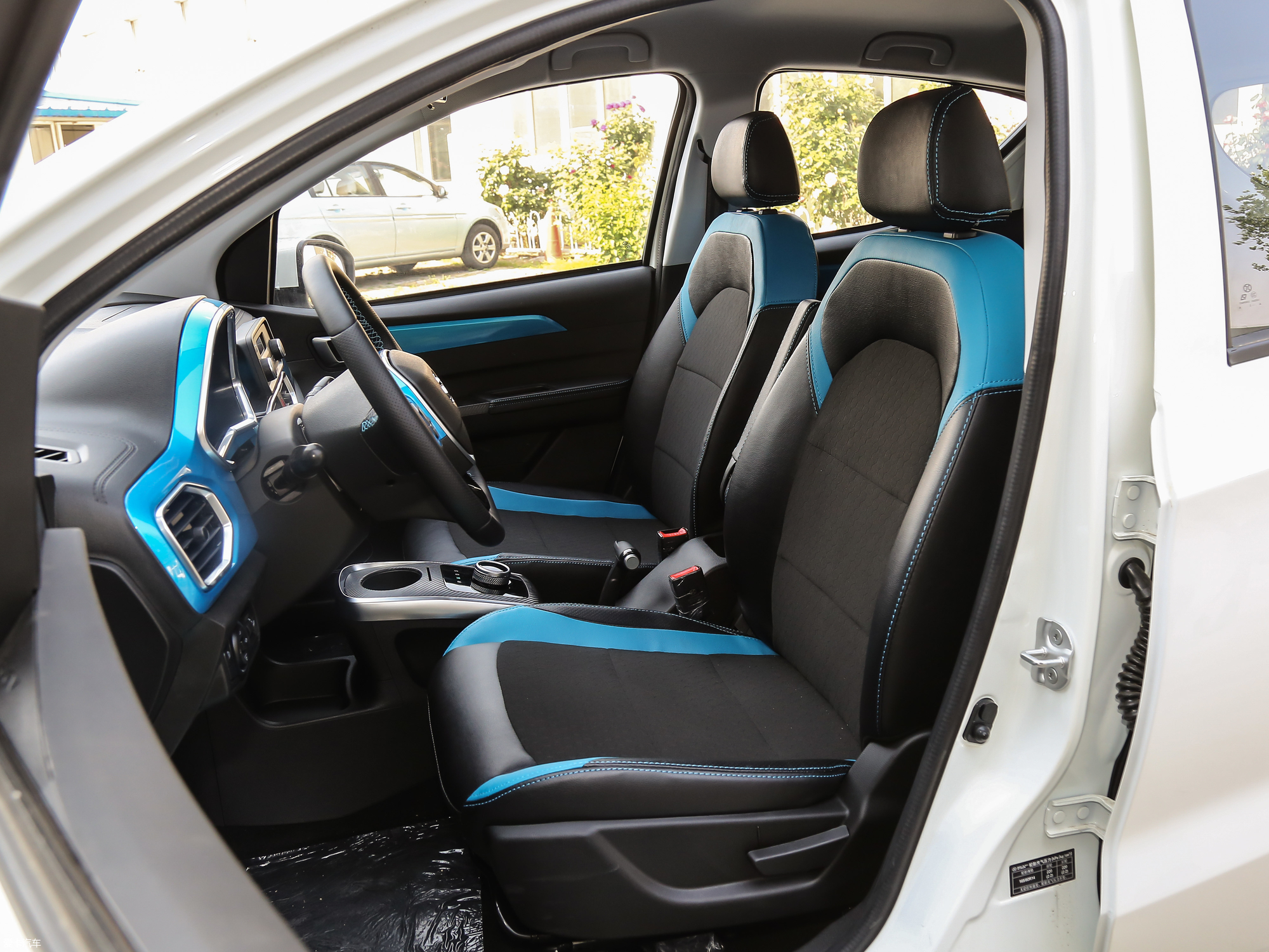 【2019款北汽ec3 灵动版_空间座椅 _112/214张图片】_汽车图片大全