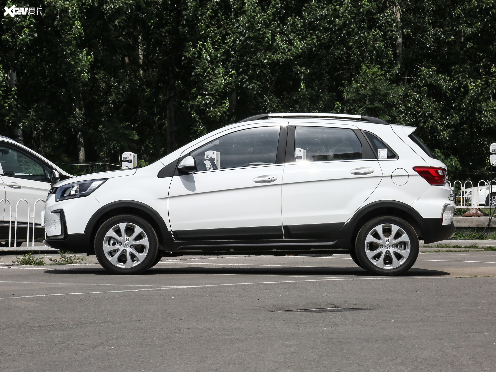 爱卡首页 汽车图片 北汽新能源 北汽ec5 2020款新尚版  2020款北汽ec5