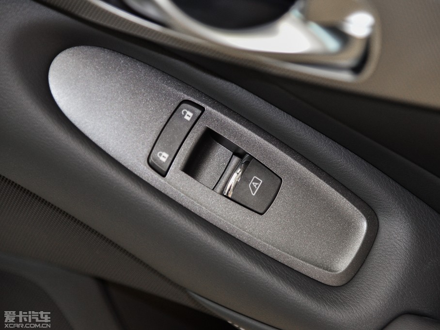 2015ӢQ50L 2.0T ˶