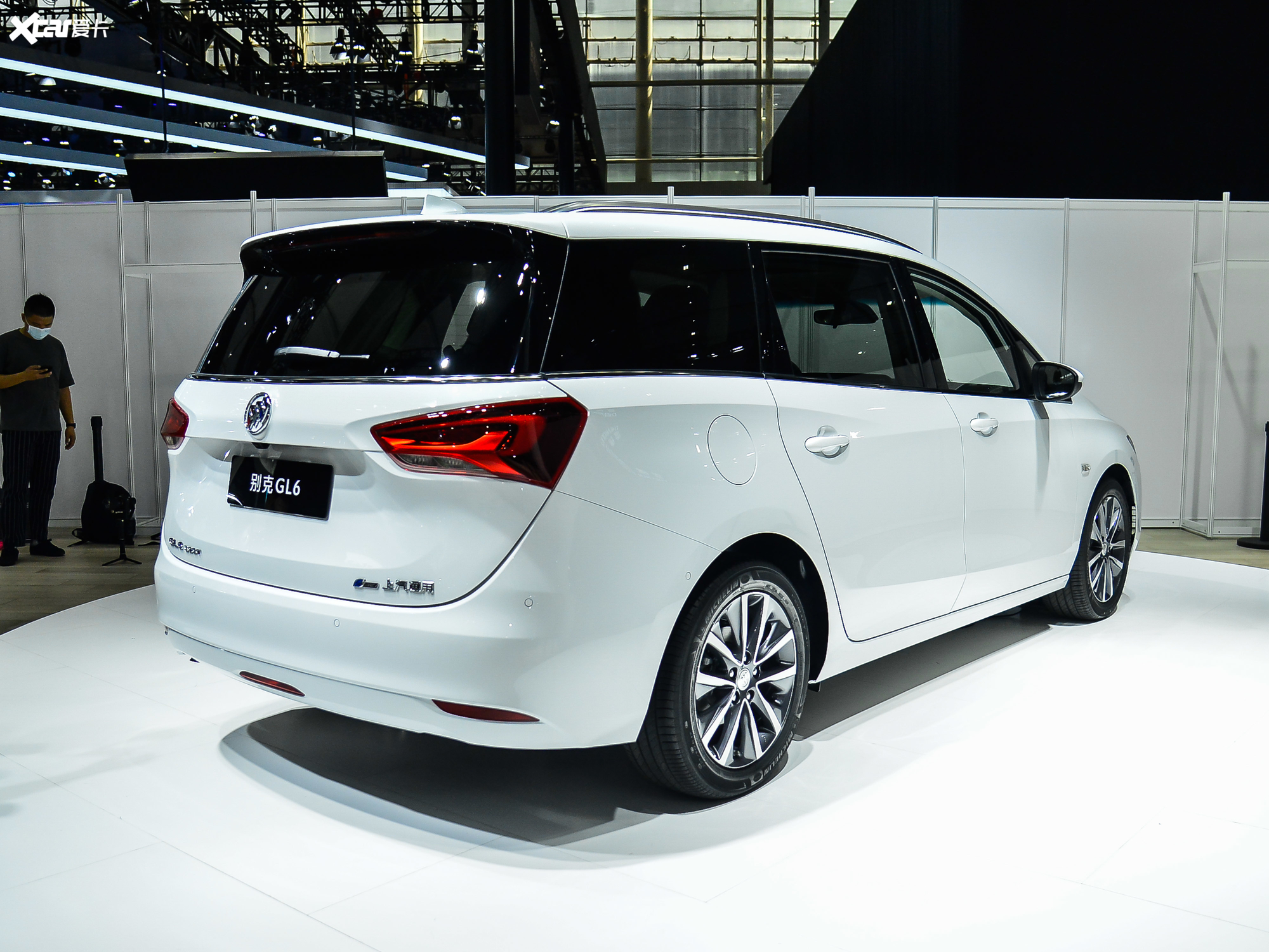 【2021款别克gl6 323t 轻混动互联尊贵型_整体外观 _8/177张图片】