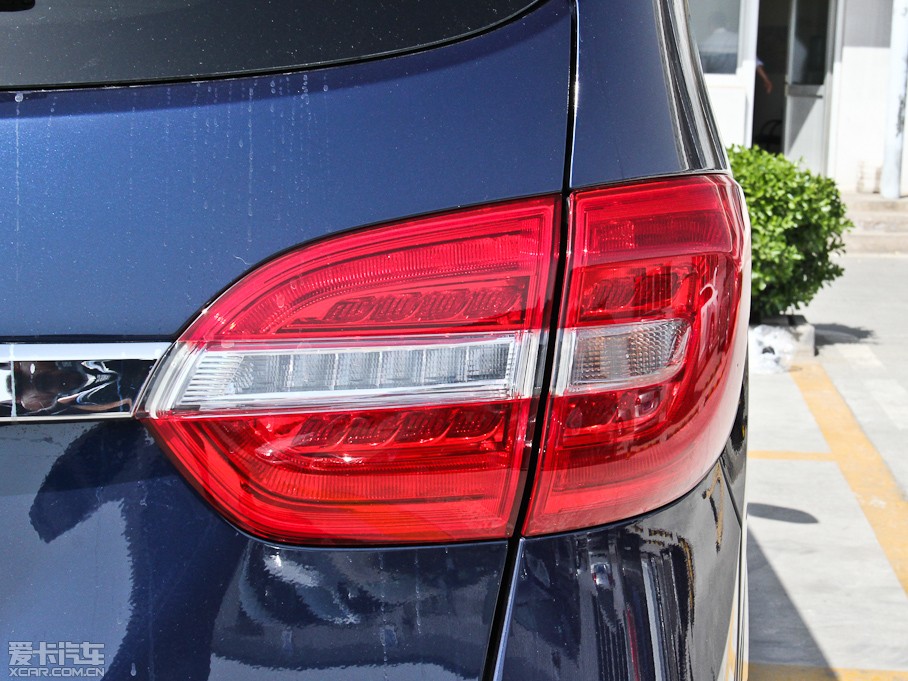 2014GL8 ES½ 2.4L LT