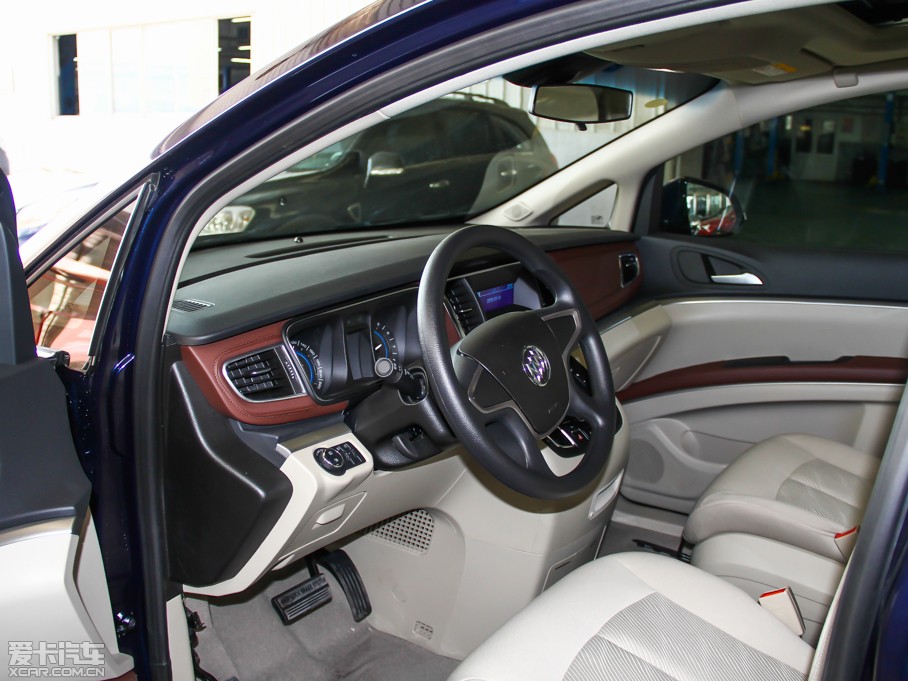 2014GL8 ES½ 2.4L CTʰ