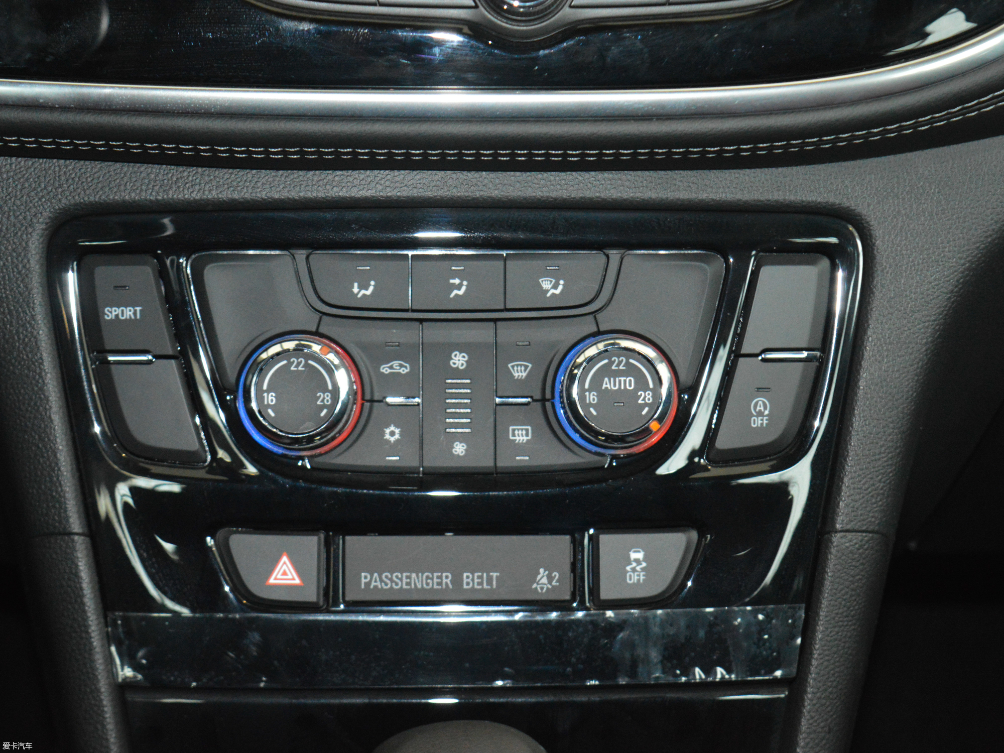 【2018款昂科拉18t 自动两驱都市精英型_中控区_106/562张图片】_汽车