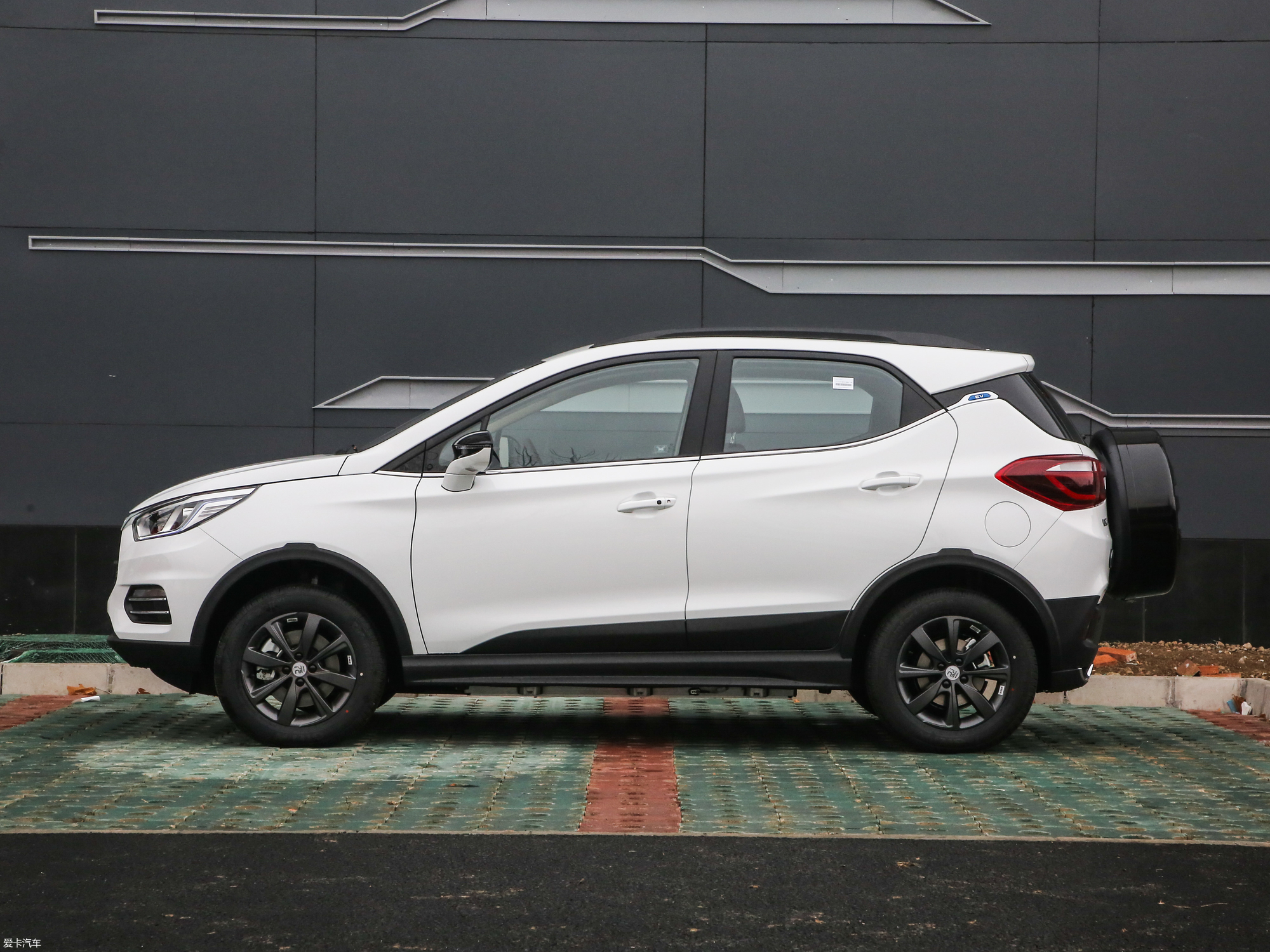 2019款ev360 智联领尚型