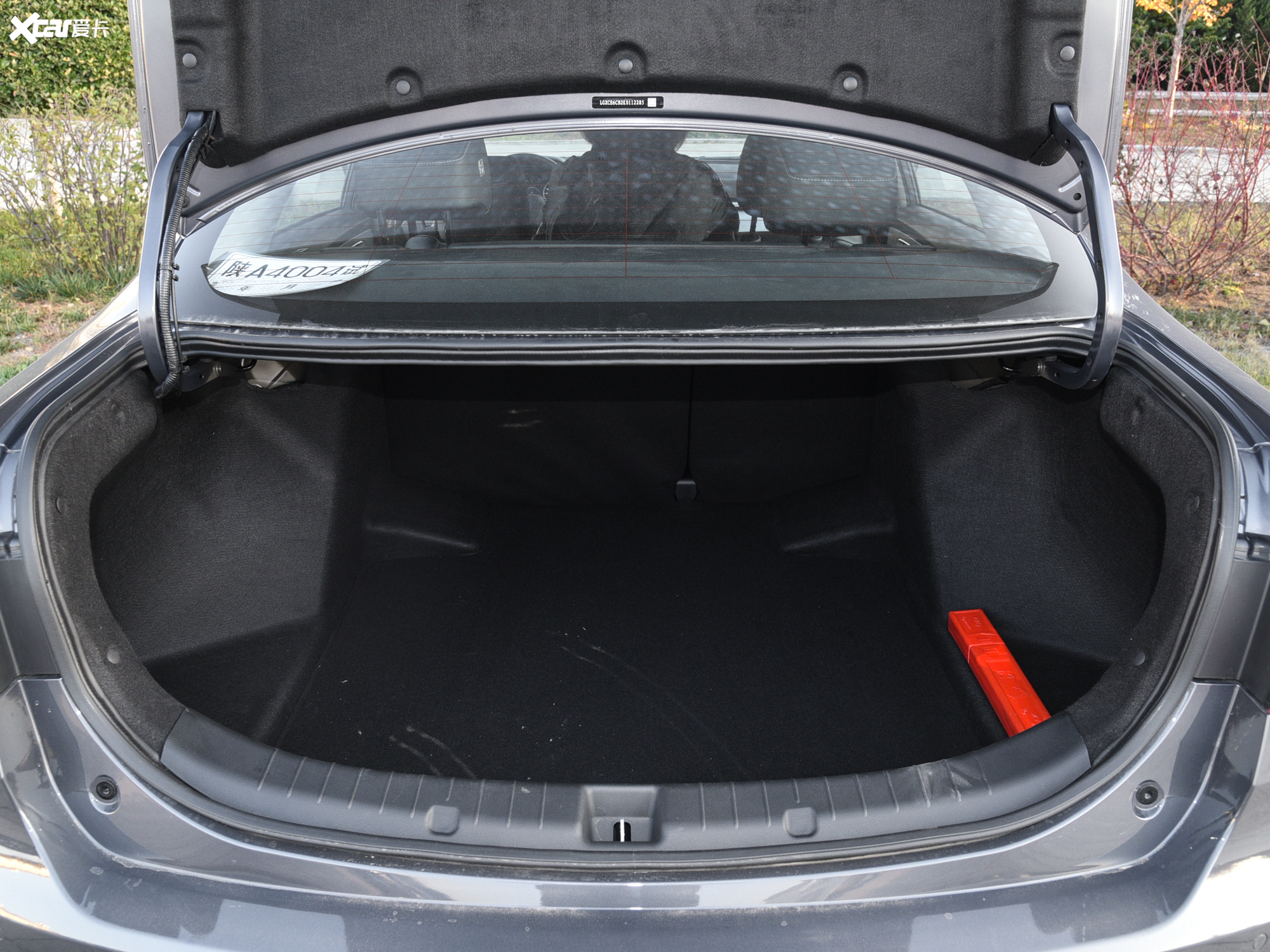 爱卡首页 汽车图片 比亚迪 秦ev 2020款高续航版尊贵型  2020款秦ev