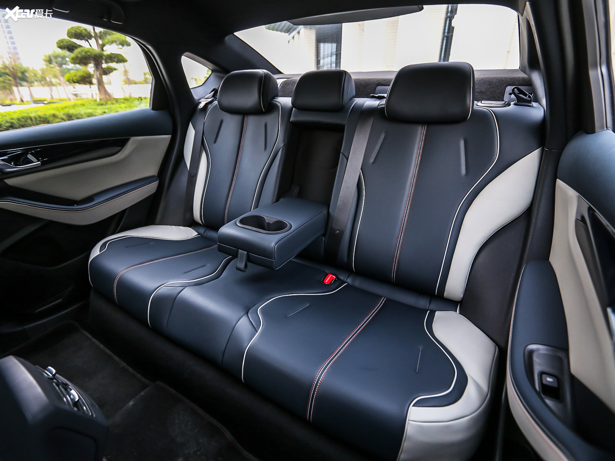 爱卡首页 汽车图片 比亚迪 秦plus 2021款dm-i 120km 旗舰型  2021款