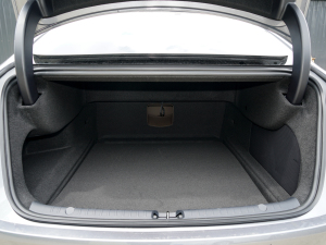 2022款EV 创世版 715KM前驱尊荣型 行李厢空间