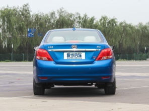 比亚迪汽车2012款速锐