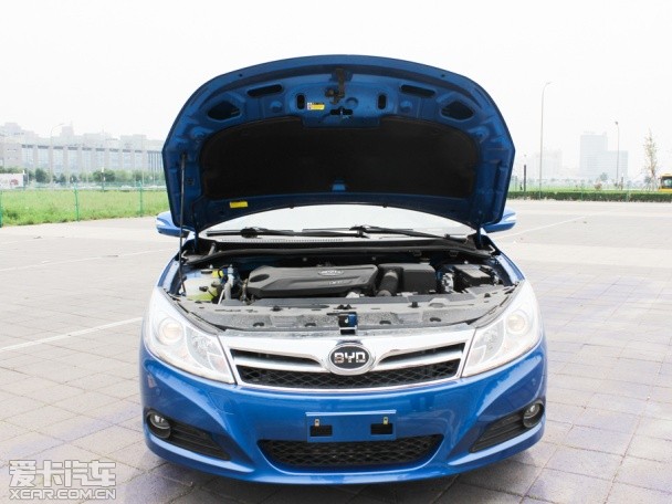 比亚迪汽车2012款速锐