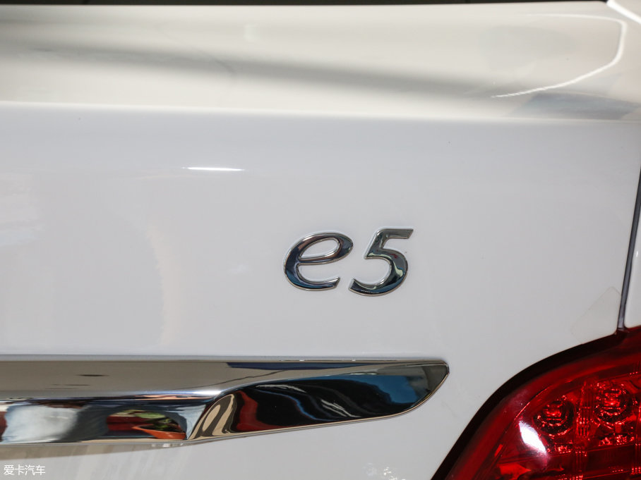 2016ǵe5 300 