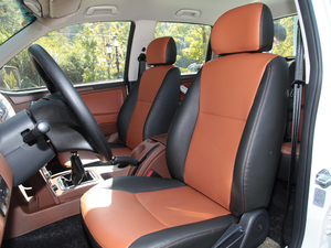 2017款2.2L 豪华版双排V22 主驾驶座椅