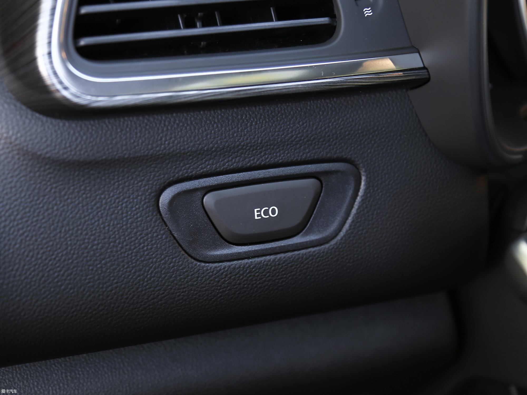 【2019款科雷嘉 sce200 自动两驱智尊型 国v_中控区 _88/305张图片】