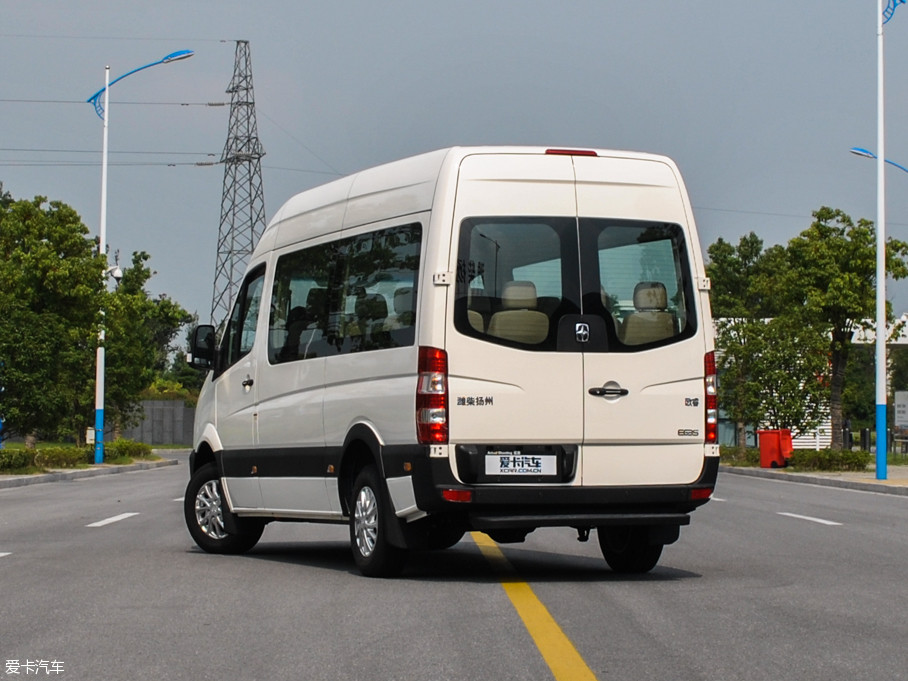 2015款欧睿纯电动车标准版中轴高顶