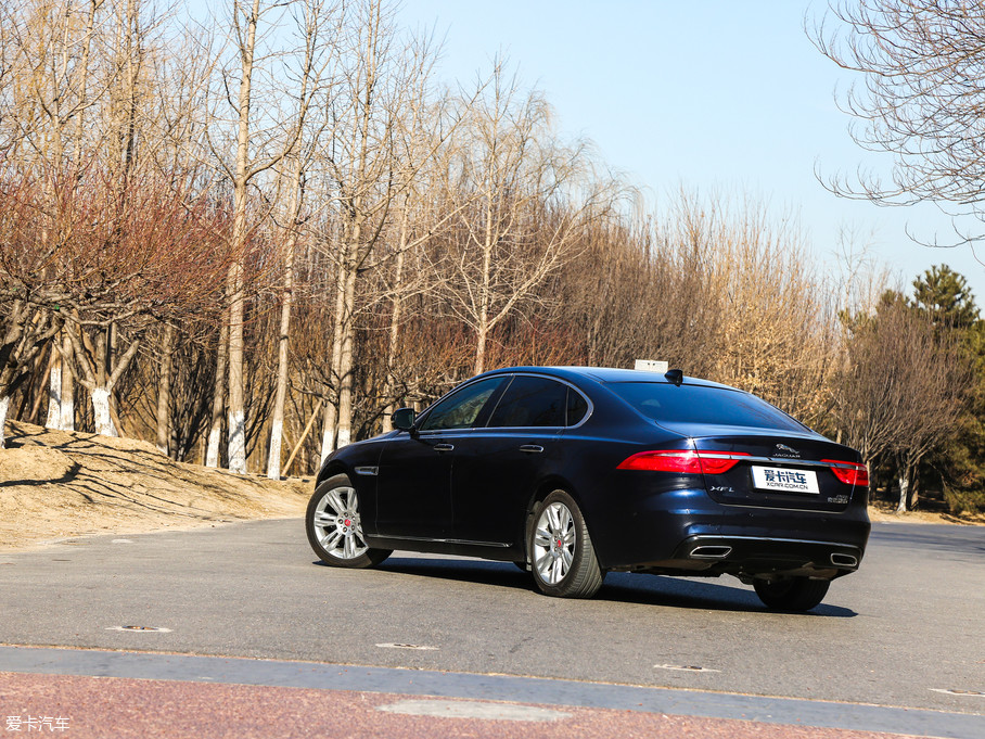 2018款捷豹xfl2.0t 250ps 尊享版