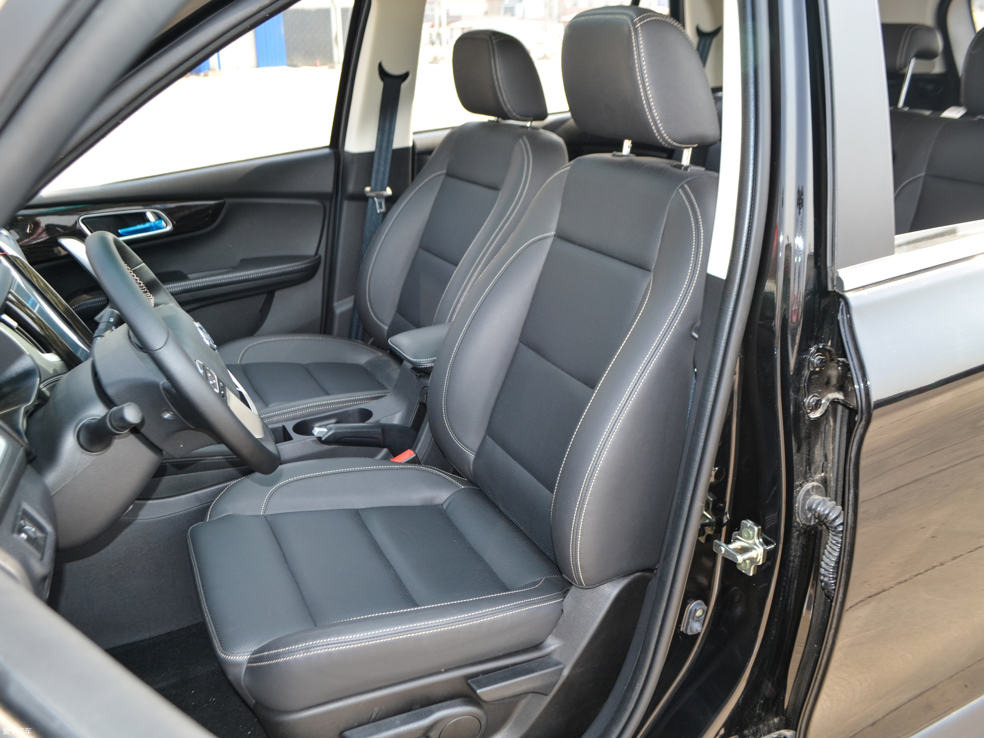 5t 手动豪华型 5座_空间座椅_120/811张图片】_汽车图片大全_爱卡汽车