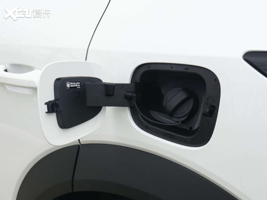 2020款领克06 phev 1.5t phev plus