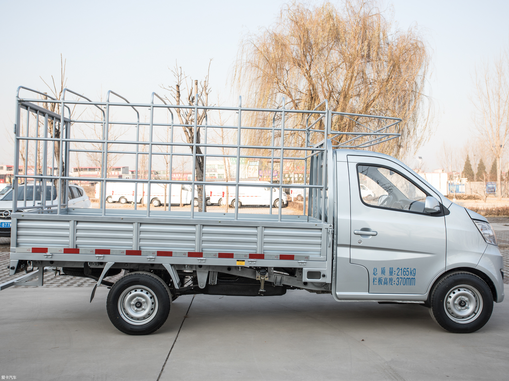 5l 厢货车单排 标准型 额载595 1.5l 仓栅车单排 舒适型 额载1310 1.