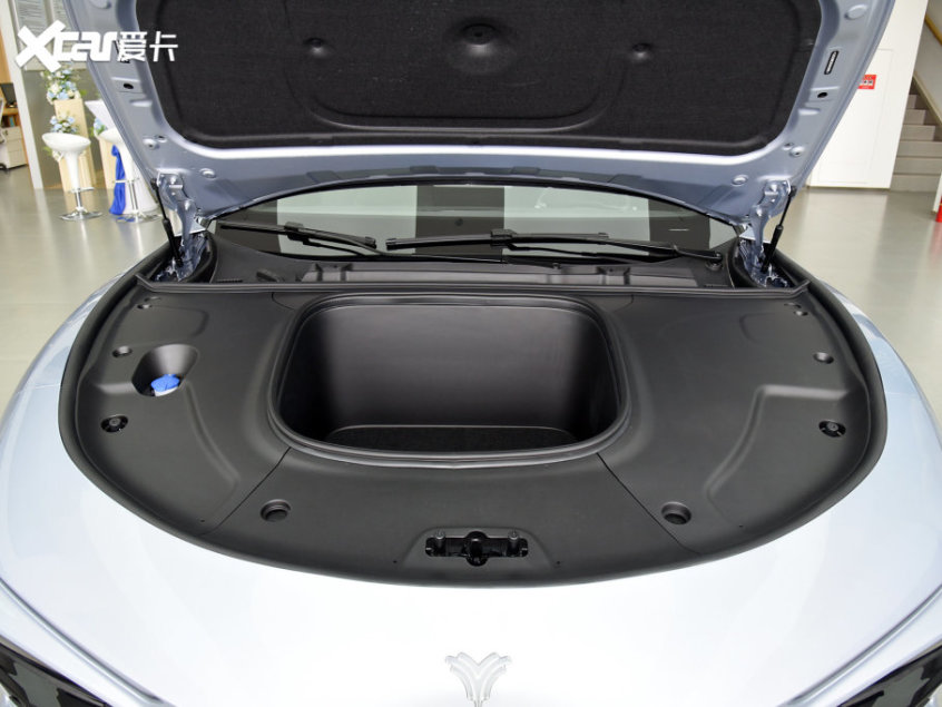 合众汽车2023款哪吒S
