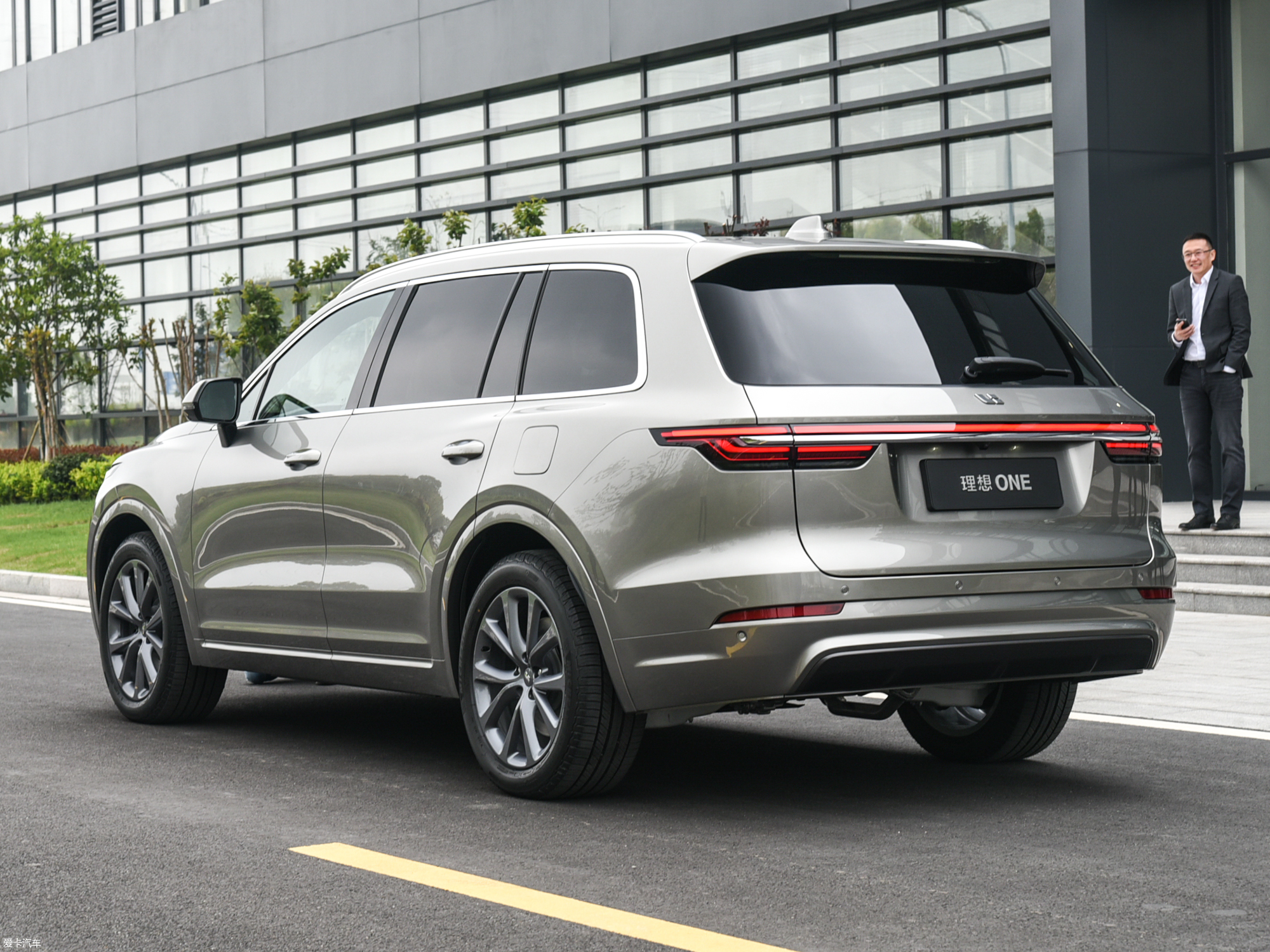 【2020款理想one增程6座版_整体外观_258/692张图片】_汽车图片大全