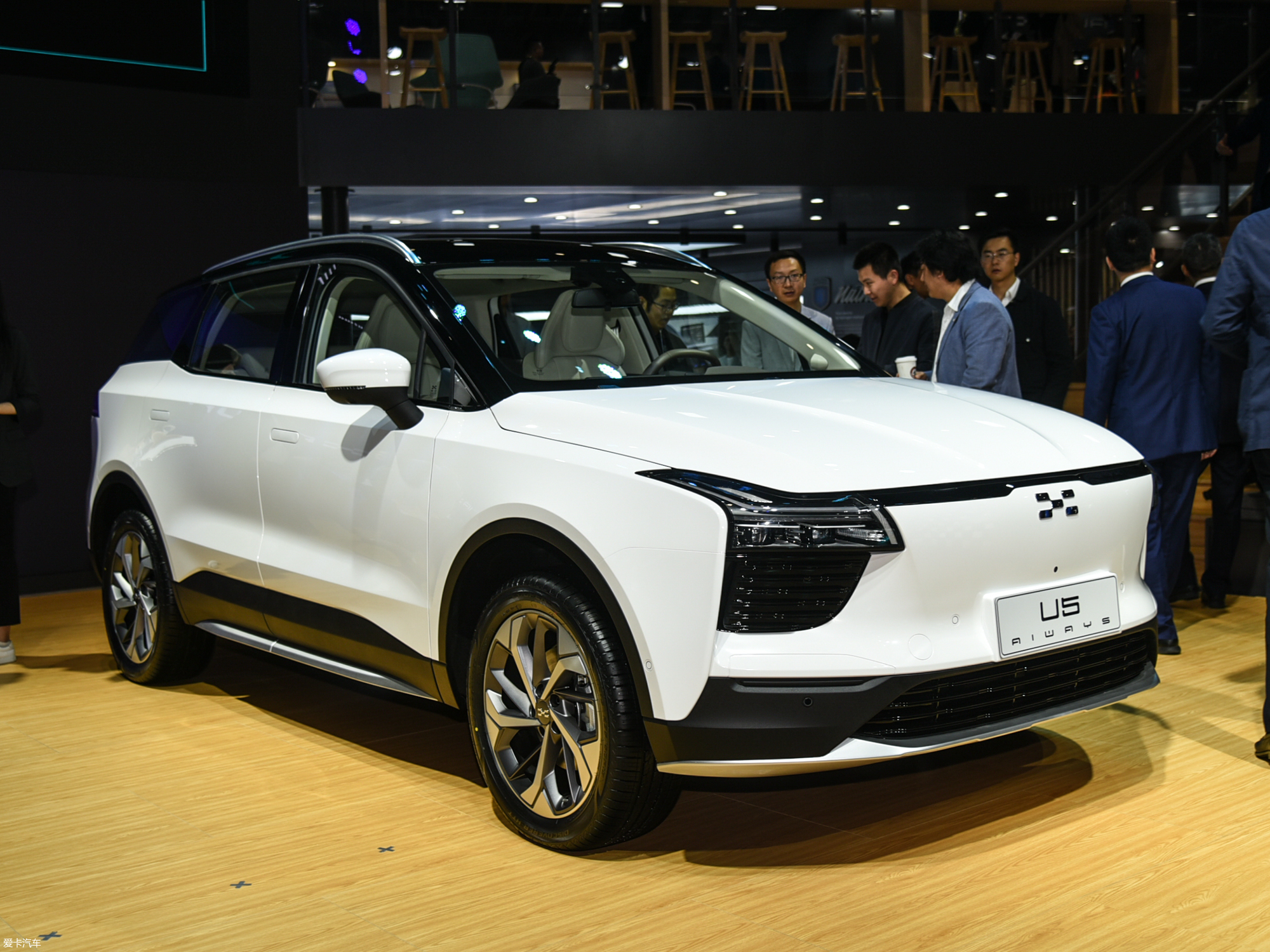 【2020款爱驰u5ing _整体外观_15/771张图片】_汽车图片大全_爱卡汽车