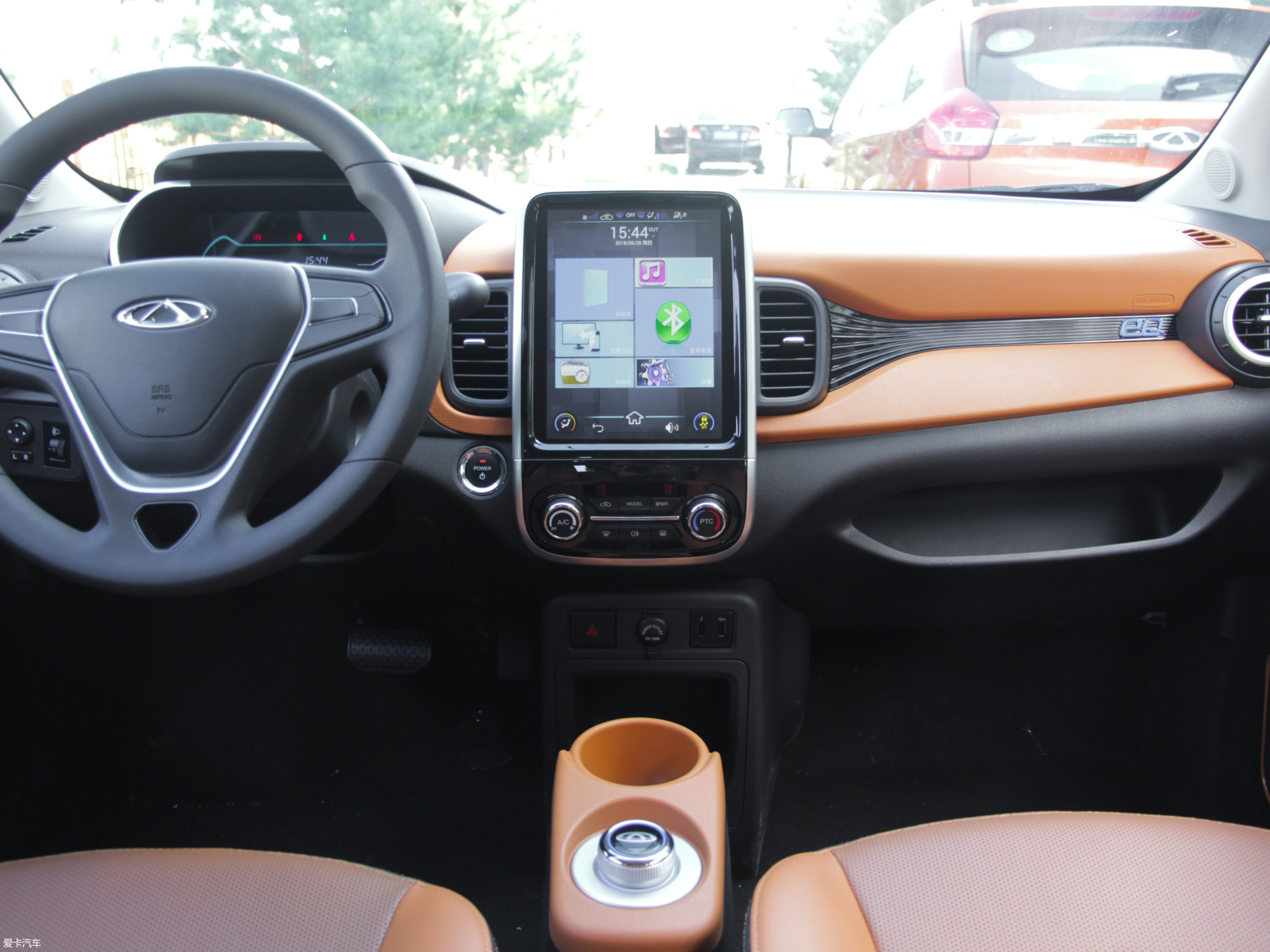 2018款小蚂蚁400 智享版 4座