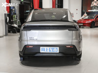 �������Model Y L�������