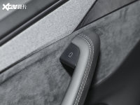 ����Model Y L����