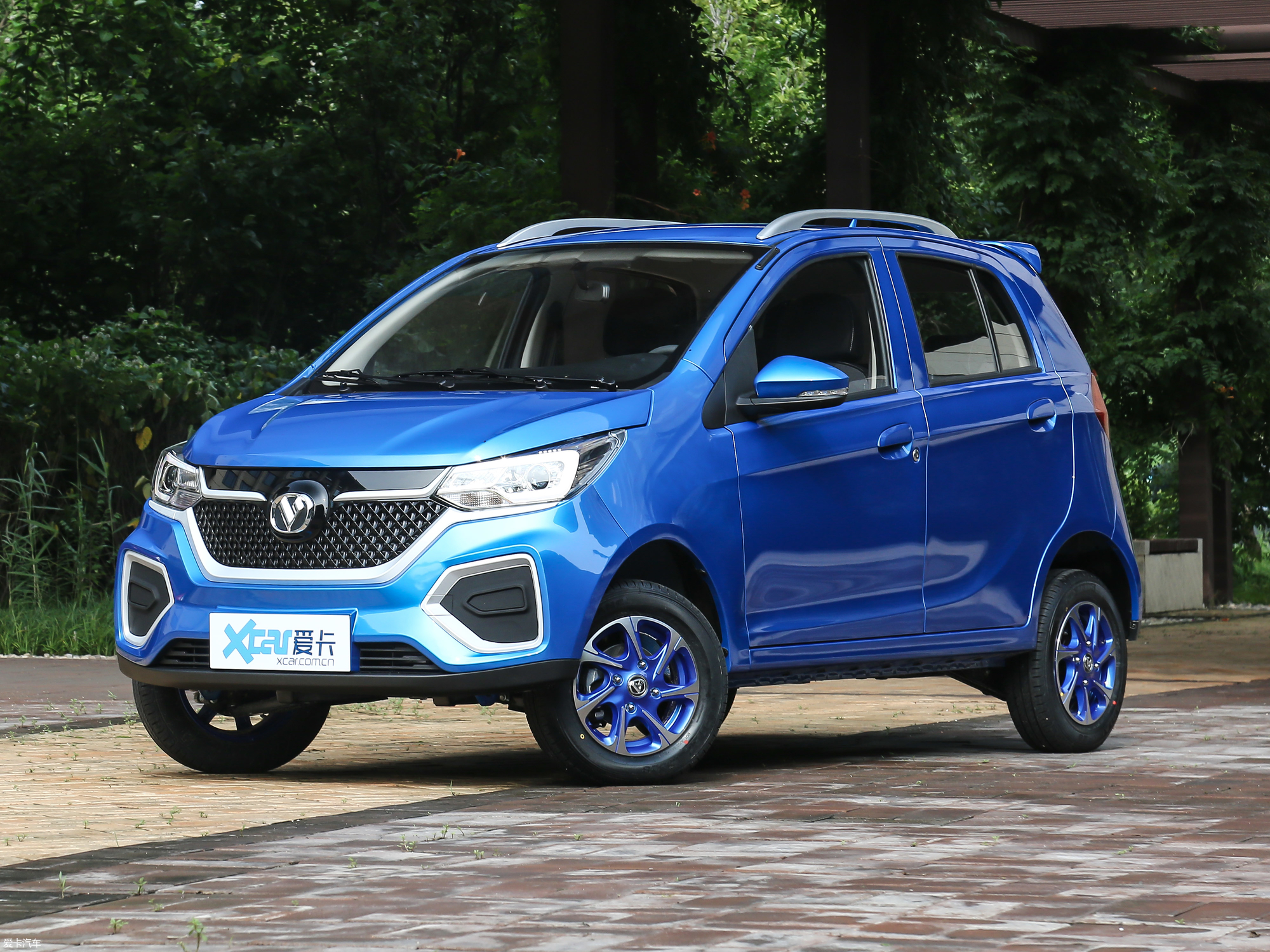 【2019款比德文e3舒适版_整体外观_2/231张图片】_汽车图片大全_爱卡