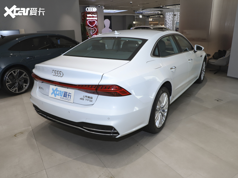 2022µA7L 45 TFSI S-line װ