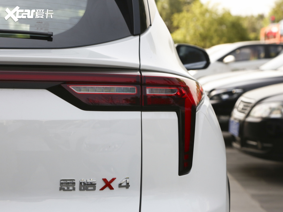 2021款 思皓X4 1.5T CVT机甲版