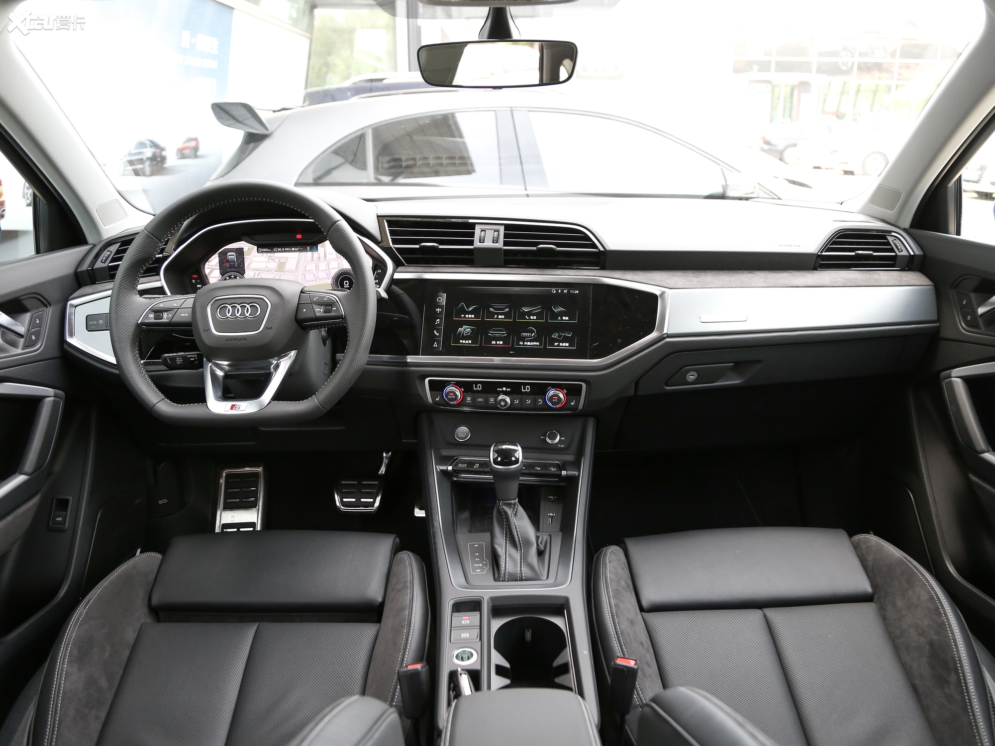 【2020款奥迪q3 sportback45 tfsi quattro 定制尊享版_中控区_1/1335