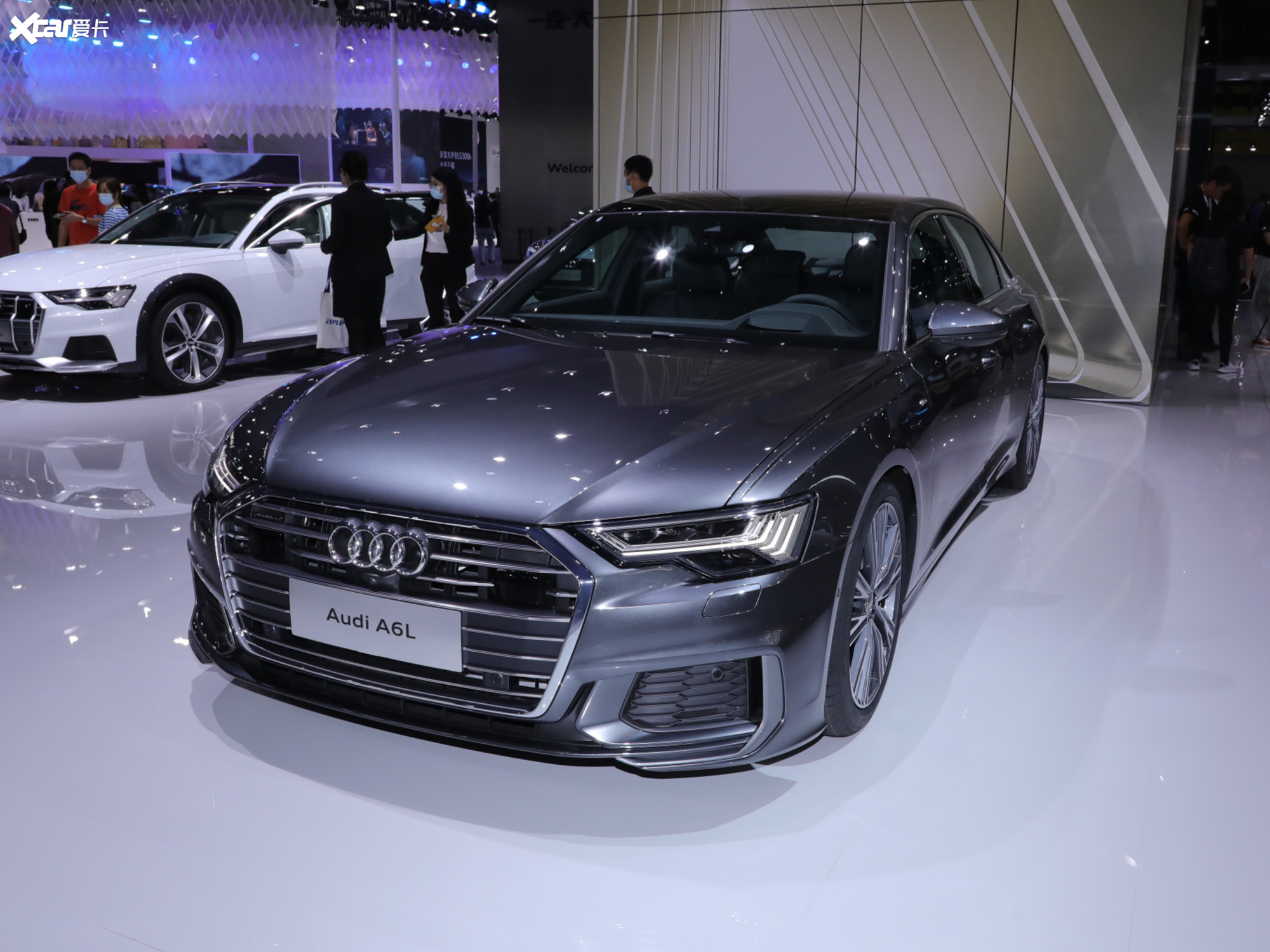 【2021款奥迪a6l 55 tfsi quattro 旗舰动感型_整体外观 _2/216张图片