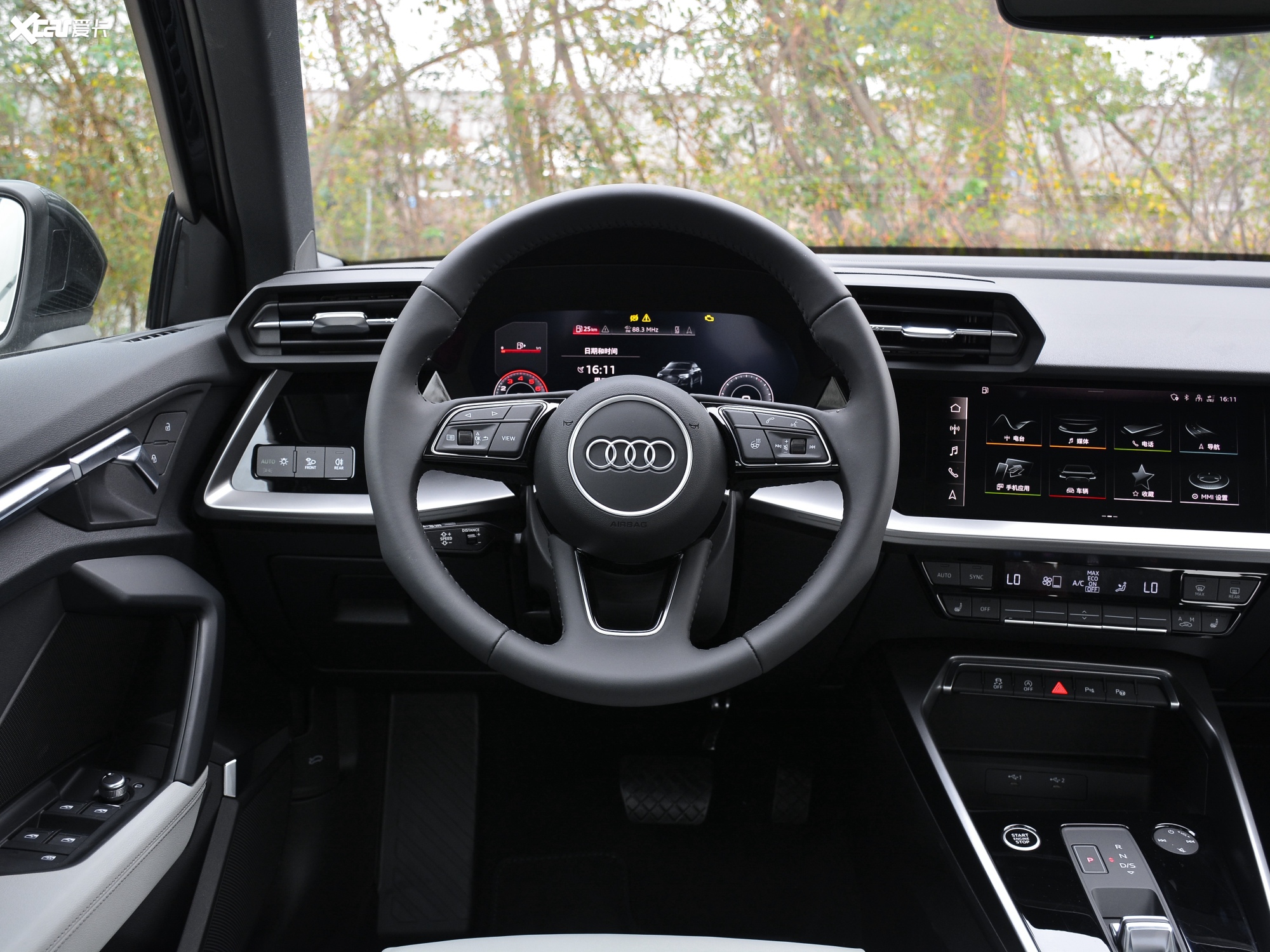 【2021款奥迪a3 limousinea3l limousine 35 tfsi 豪华致雅型_中控区