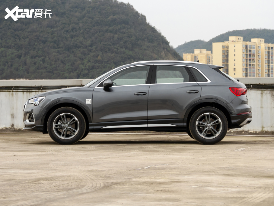 2021款奧迪q3 35 tfsi 進取致雅型