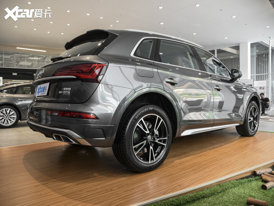 2021款奧迪q5l 40 tfsi 時尚動感型