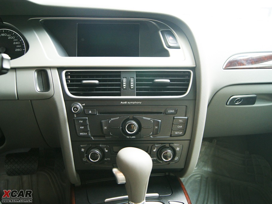 2010款奥迪a4l2.0tfsi cvt豪华版