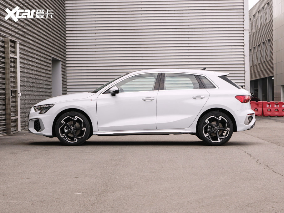 2023µA3 Sportback Sportback 35 TFSI ˶