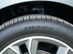 2024款45 TFSI quattro 时尚动感型 轮胎尺寸