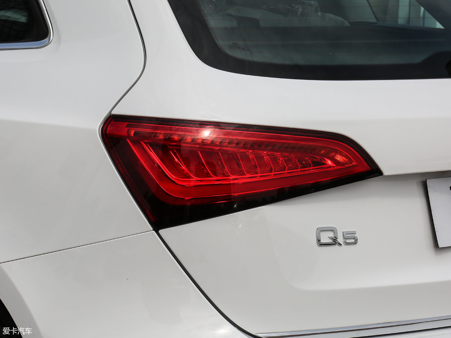 2017µQ5 Plus 40 TFSI ȡ