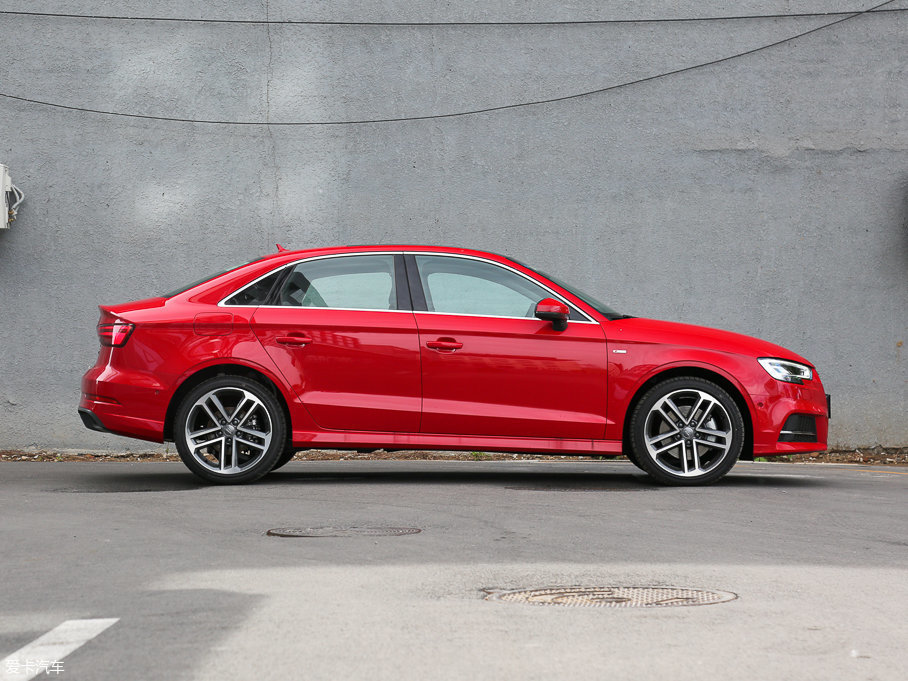 2017款奥迪a3三厢40 tfsi 运动型