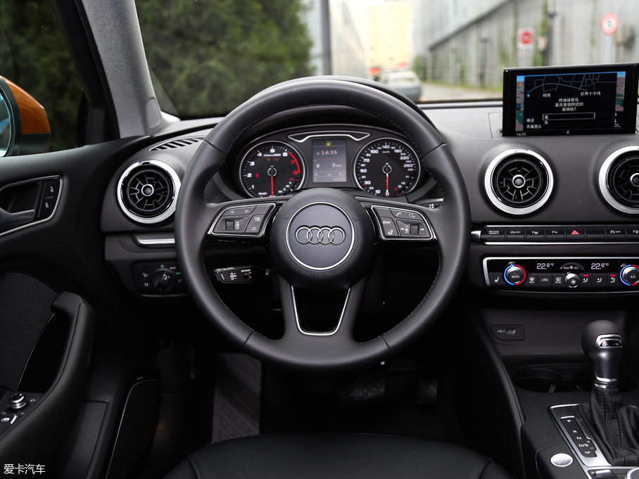 2017款奥迪a3三厢40 tfsi 风尚型